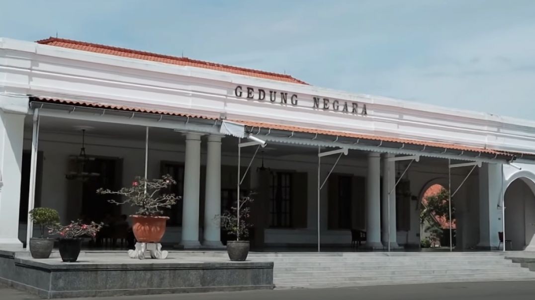 ⁣GEDUNG KARESIDENAN CIREBON (GEDUNG NEGARA)